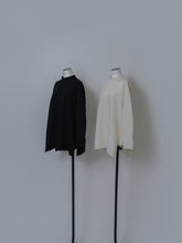 画像をギャラリービューアに読み込む, 【2025AW PRE ORDER】BACK OPEN BLOUSE