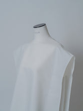 画像をギャラリービューアに読み込む, 【2025SS PRE ORDER】SQUARE NECK BLOUSE