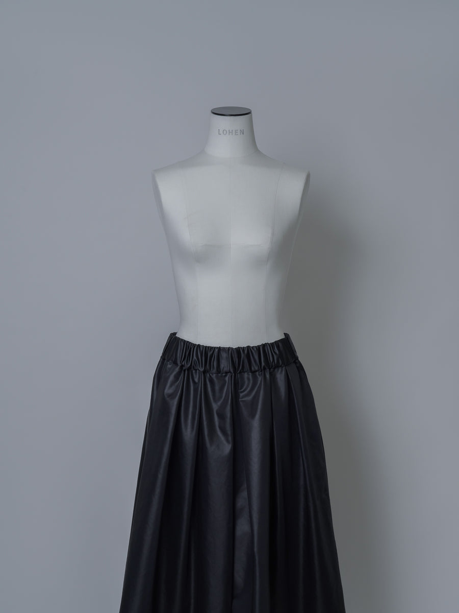 2025AW PRE ORDER】ECO LEATHER SKIRT PANTS – LOHEN