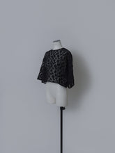 画像をギャラリービューアに読み込む, 【2026SS PRE ORDER】SHEER JACQUARD CROPPED BLOUSE