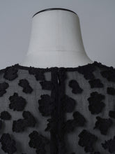 画像をギャラリービューアに読み込む, 【2026SS PRE ORDER】SHEER JACQUARD CROPPED BLOUSE