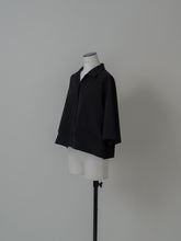画像をギャラリービューアに読み込む, 【PRE ORDER】OPEN COLLAR CROPPED SHIRT