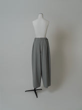 画像をギャラリービューアに読み込む, 【PRE ORDER】PLEATS TACK STRAIGHT PANTS