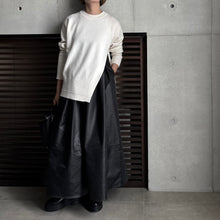 画像をギャラリービューアに読み込む, 【2025AW PRE ORDER】ECO LEATHER SKIRT PANTS