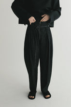 画像をギャラリービューアに読み込む, 【2026SS PRE ORDER】HIGH WAIST 2TUCK DENIM