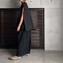 画像をギャラリービューアに読み込む, 【2025SS PRE ORDER】SQUARE NECK BLOUSE