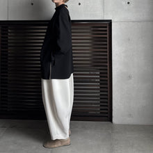 画像をギャラリービューアに読み込む, 【2025AW PRE ORDER】BACK OPEN BLOUSE