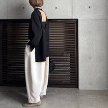 画像をギャラリービューアに読み込む, 【2025AW PRE ORDER】BACK OPEN BLOUSE