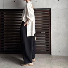 画像をギャラリービューアに読み込む, 【2025AW PRE ORDER】BACK OPEN BLOUSE