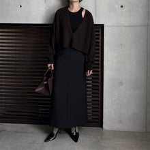 画像をギャラリービューアに読み込む, 【2025AW PRE ORDER】V NECK CROPPDE KNIT