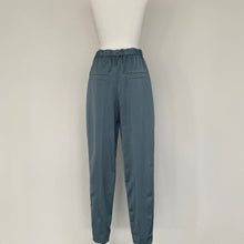 画像をギャラリービューアに読み込む, 【2022年7月23日再販】2タックサテンパンツ