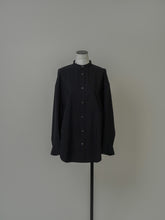 画像をギャラリービューアに読み込む, 【2024AW PRE ORDER】BIG SLEEVE BAND COLLAR SHIRT
