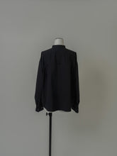 画像をギャラリービューアに読み込む, 【2024AW PRE ORDER】BIG SLEEVE BAND COLLAR SHIRT
