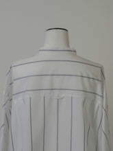 画像をギャラリービューアに読み込む, 【2024AW PRE ORDER】BIG SLEEVE BAND COLLAR SHIRT
