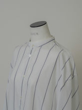 画像をギャラリービューアに読み込む, 【2024AW PRE ORDER】BIG SLEEVE BAND COLLAR SHIRT
