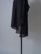 画像をギャラリービューアに読み込む, 【2026 SS PRE ORDER】SHEER BAND COLOR LONG SHIRT
