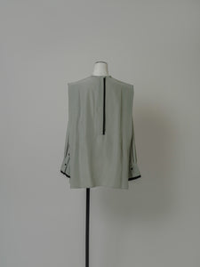 【2024AW PRE ORDER】SHOULDER TACK BLOUSE