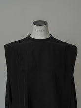 画像をギャラリービューアに読み込む, 【2024AW PRE ORDER】SHOULDER TACK BLOUSE
