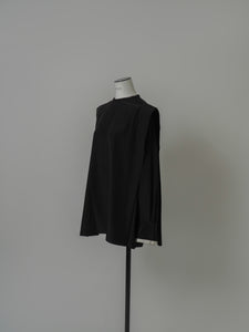 【2024AW PRE ORDER】SHOULDER TACK BLOUSE