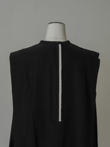 【2024AW PRE ORDER】SHOULDER TACK BLOUSE