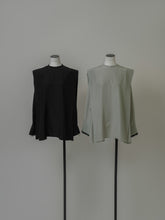 画像をギャラリービューアに読み込む, 【2024AW PRE ORDER】SHOULDER TACK BLOUSE
