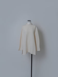 【2025AW PRE ORDER】BACK OPEN BLOUSE