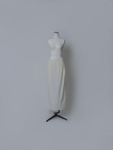 画像をギャラリービューアに読み込む, 【2026SS PRE ORDER】HIGH COUNT NARROW SKIRT
