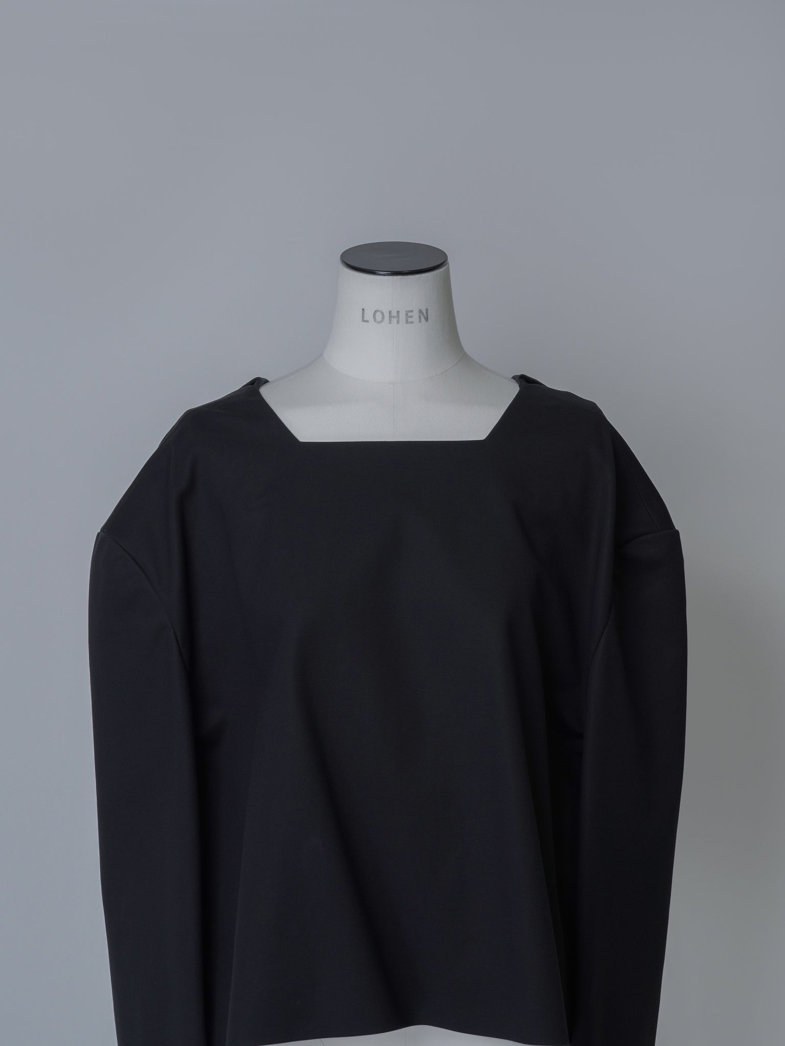 2026SS PRE ORDER】 BACK SLIT COMBI BLOUSE – LOHEN