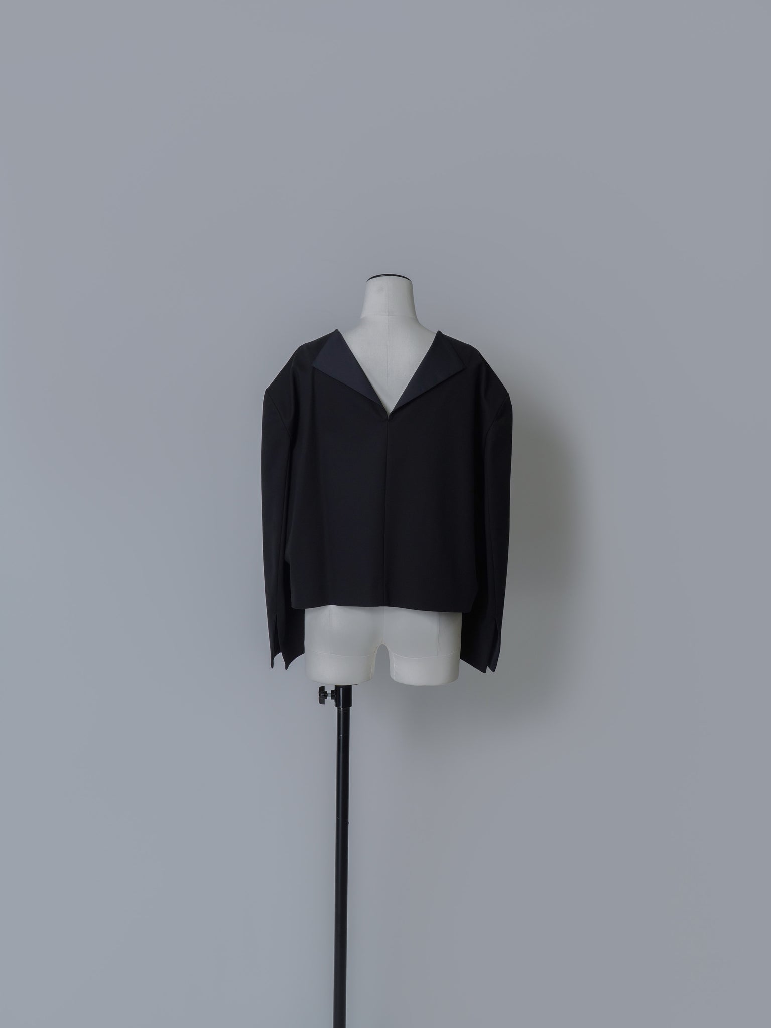 2026SS PRE ORDER】 BACK SLIT COMBI BLOUSE – LOHEN
