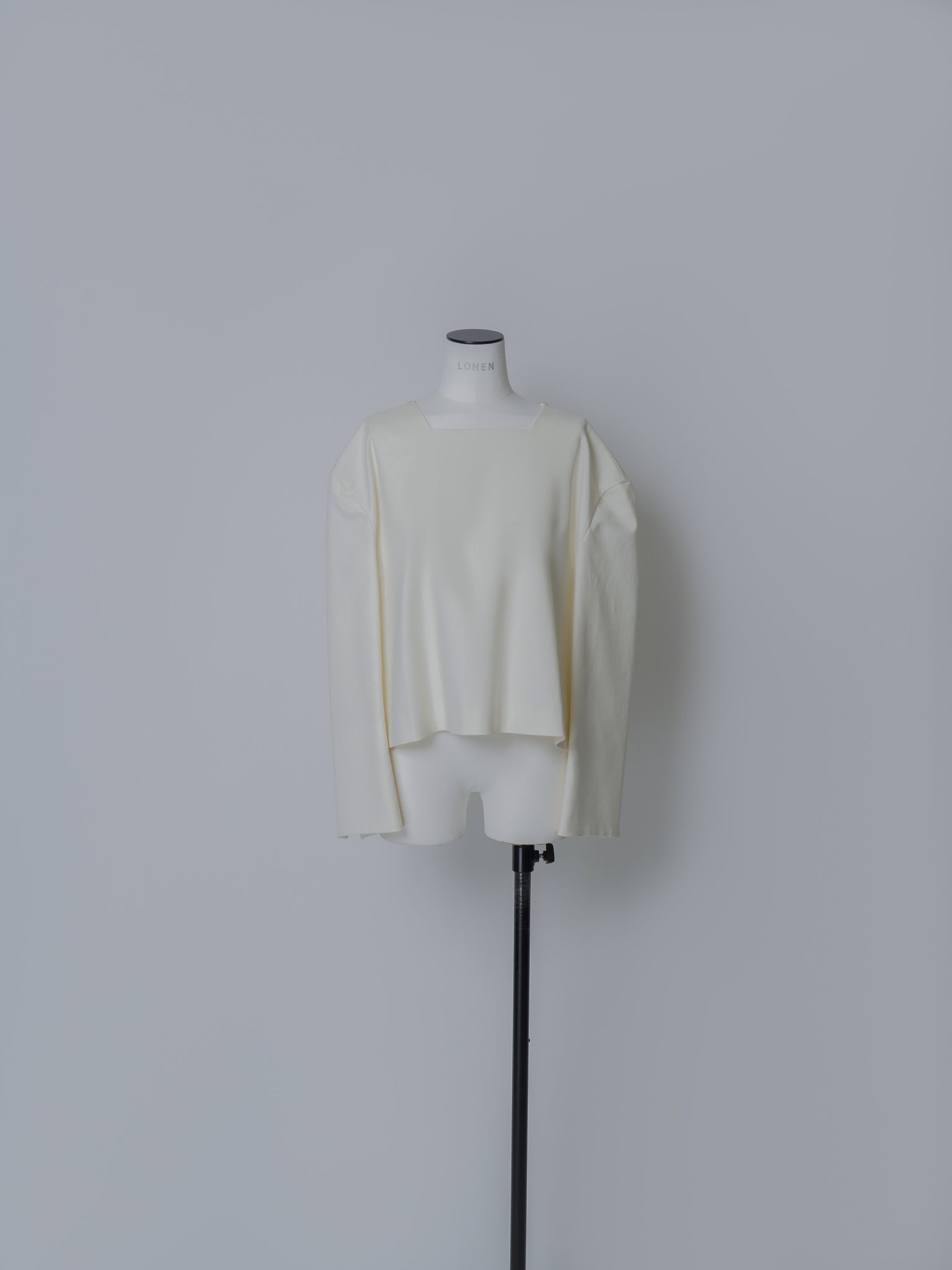 2026SS PRE ORDER】 BACK SLIT COMBI BLOUSE – LOHEN