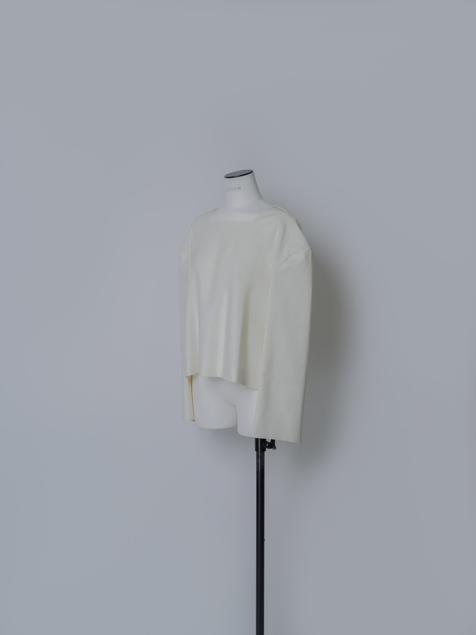 2026SS PRE ORDER】 BACK SLIT COMBI BLOUSE – LOHEN