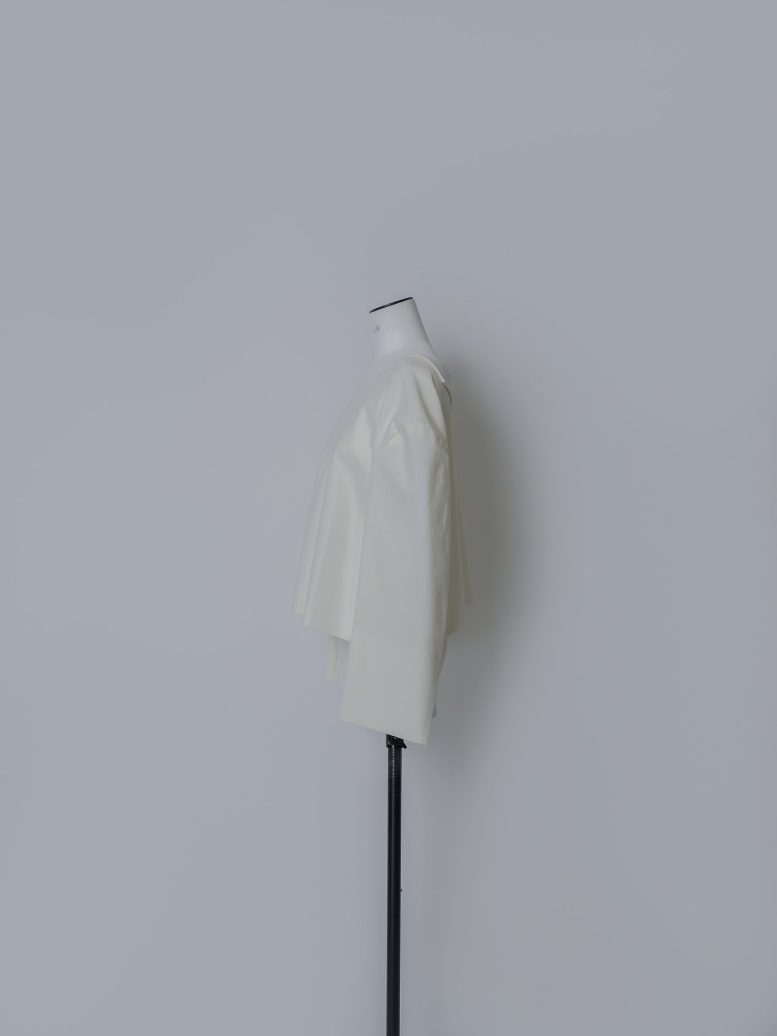 2026SS PRE ORDER】 BACK SLIT COMBI BLOUSE – LOHEN