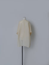 画像をギャラリービューアに読み込む, 【2026SS PRE ORDER】BAND COLLAR SHEER SHIRT
