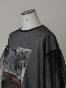 【2024SS予約販売商品】チュールレイヤードジオメトリープリントTシャツ