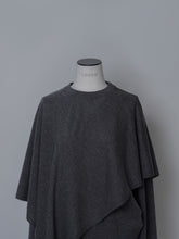 画像をギャラリービューアに読み込む, 【2026AW PRE ORDER】LAYERED CAPE KNIT
