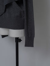 画像をギャラリービューアに読み込む, 【2026AW PRE ORDER】LAYERED CAPE KNIT
