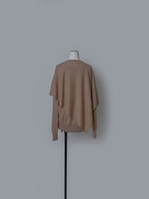 画像をギャラリービューアに読み込む, 【2026AW PRE ORDER】LAYERED CAPE KNIT
