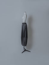 画像をギャラリービューアに読み込む, 【2025SS PRE ORDER】PIGMENT DYEING COCOON PANTS
