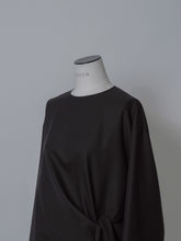 画像をギャラリービューアに読み込む, 【2026AW PRE ORDER】KNOT BLOUSE
