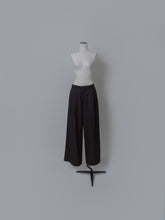 画像をギャラリービューアに読み込む, 【2026AW PRE ORDER】LOW WAIST 2TUCK PANTS
