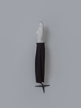 画像をギャラリービューアに読み込む, 【2026AW PRE ORDER】LOW WAIST 2TUCK PANTS
