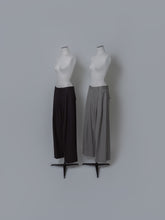 画像をギャラリービューアに読み込む, 【2026AW PRE ORDER】LOW WAIST 2TUCK PANTS
