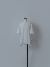 画像をギャラリービューアに読み込む, 【2025SS PRE ORDER】DOUBLE BUTTON BLOUSE
