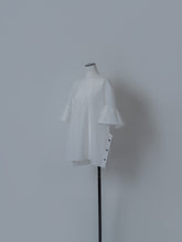 画像をギャラリービューアに読み込む, 【2025SS PRE ORDER】DOUBLE BUTTON BLOUSE
