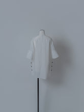 画像をギャラリービューアに読み込む, 【2025SS PRE ORDER】DOUBLE BUTTON BLOUSE
