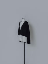 画像をギャラリービューアに読み込む, 【2025AW PRE ORDER】V NECK CROPPDE KNIT
