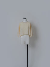 画像をギャラリービューアに読み込む, 【2026SS PRE ORDER】BACK SLIT CROPPED BLOUSE
