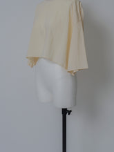 画像をギャラリービューアに読み込む, 【2026SS PRE ORDER】BACK SLIT CROPPED BLOUSE
