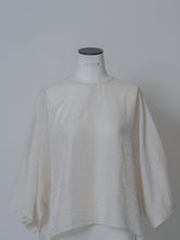 画像をギャラリービューアに読み込む, 【2026SS】SHEER JACQUARD DOLMAN BLOUSE
