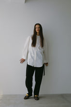 画像をギャラリービューアに読み込む, 【2024AW PRE ORDER】BIG SLEEVE BAND COLLAR SHIRT
